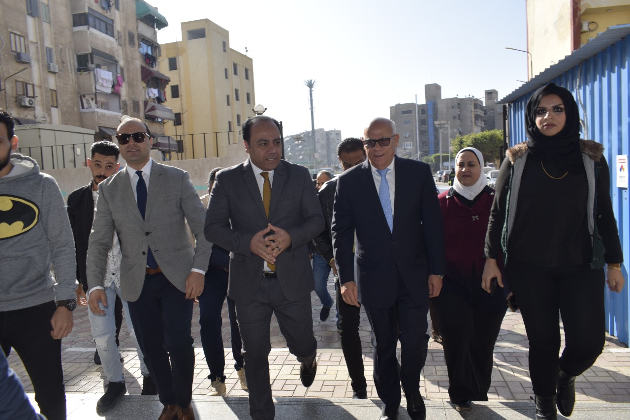 محافظ بورسعيد يدشن حملة التطعيم ضد شلل الأطفال (8)