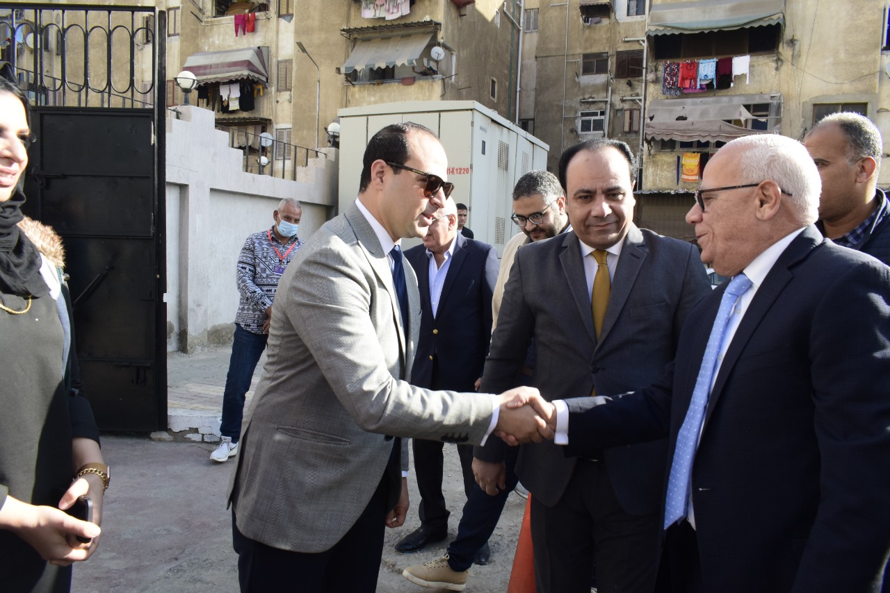 محافظ بورسعيد يدشن حملة التطعيم ضد شلل الأطفال (4)