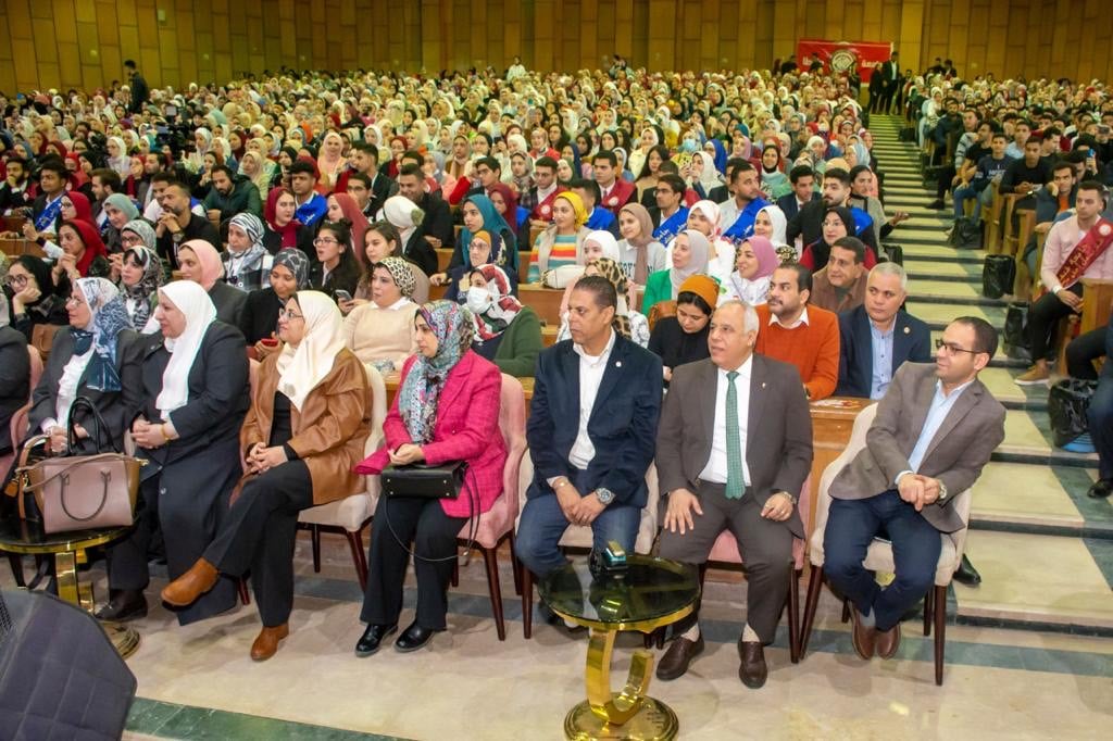 انطلاق فاعليات ندوة حياة جامعية صحيحة عضويا ونفسيا