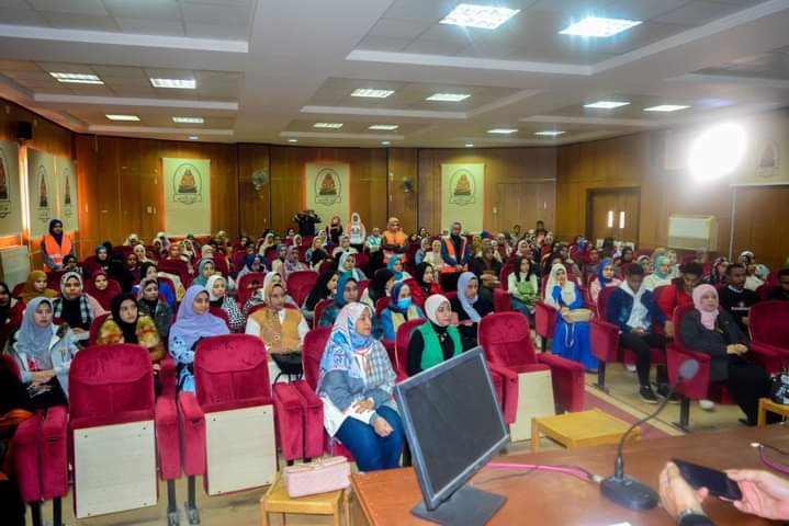 الندوة (2)