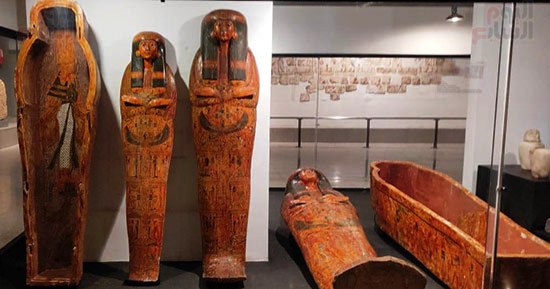 توابيت مميزة داخل متحف الاقصر