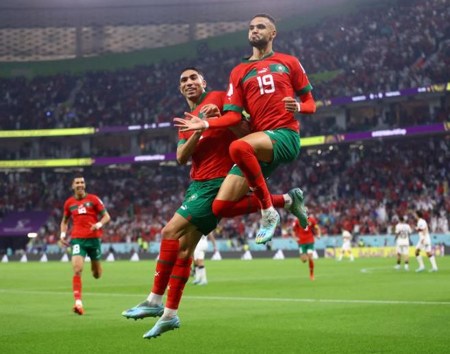 المغربي يوسف النصيري يحتفل بتسجيل هدفه الأول مع أشرف حكيمي