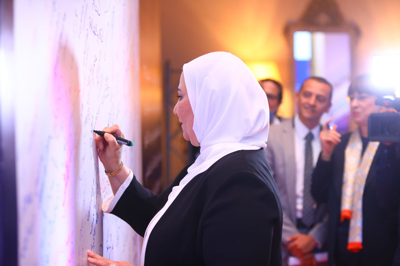 الدكتورة نيفين القباج وزيرة التضامن تطلق المنظومة الإلكترونية لتنظيم ممارسة العمل الأهلى