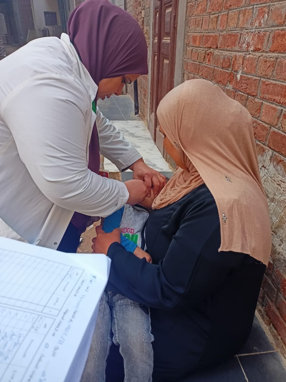 حملات التطعيم ضد شلل الأطفال (1)