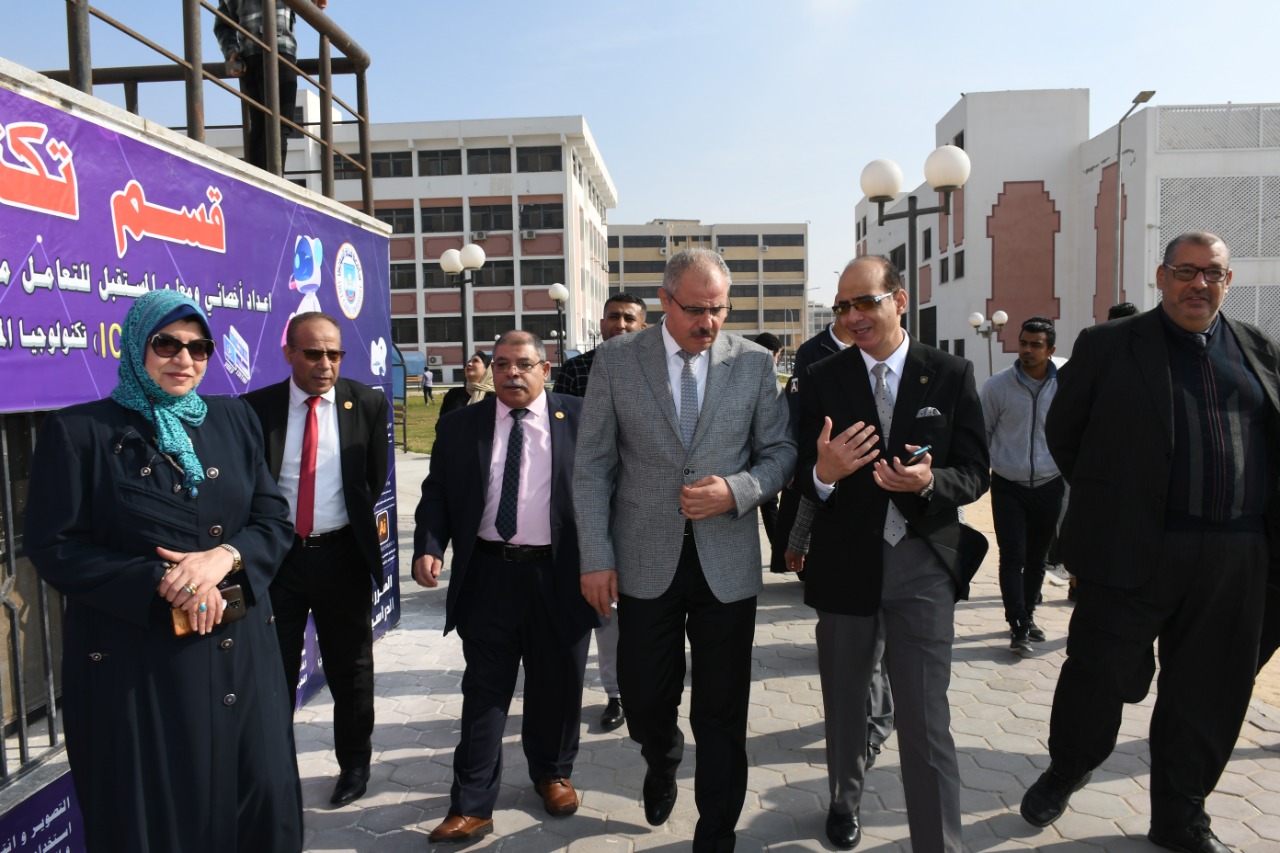 إفتتاح المكتبة الرقمية وقاعة مجلس كلية التربية بجامعة قناة السويس  (1)
