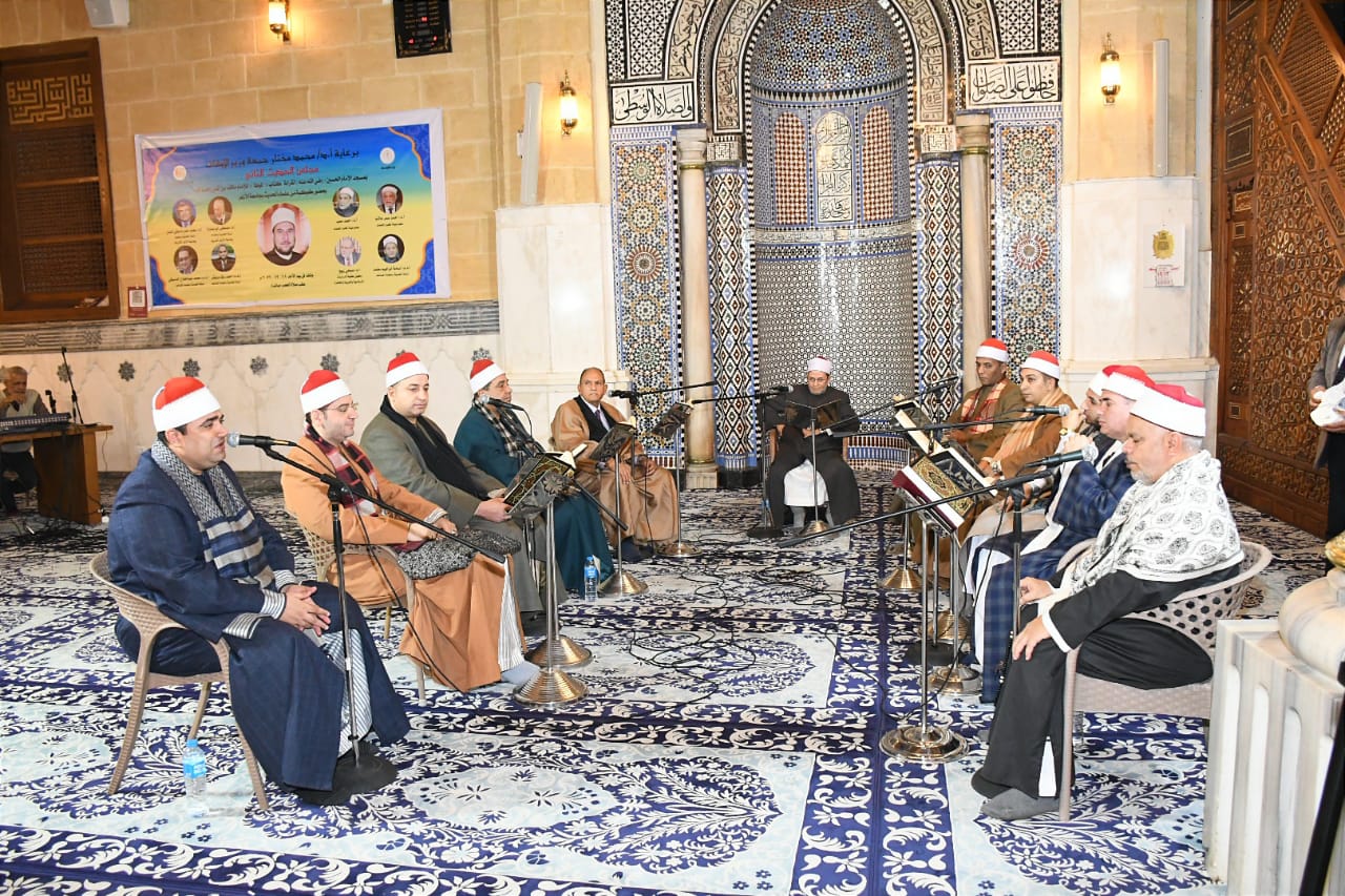 مقرأة كبار القراء برواية ورش بمسجد الإمام الحسين بالقاهرة