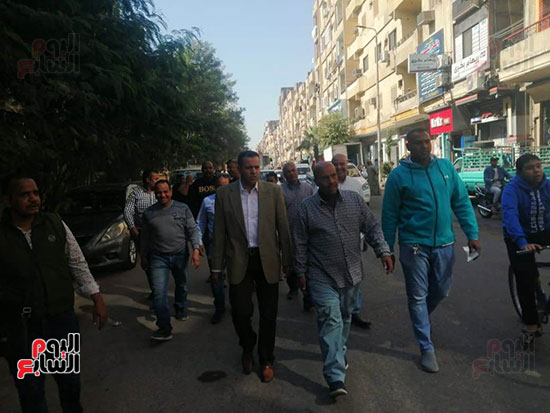 رئيس-مدينة-الأثصر-خلال-الحملات-بالشوارع