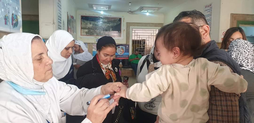 صحة الإسكندرية تتابع حملة التطعيم ضد مرض شلل الأطفال بالمناطق النائية (2)