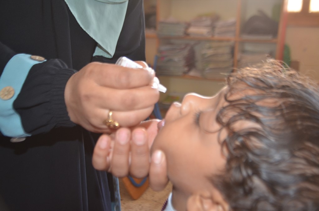 جانب من حملات التطعيم ضد شلل الأطفال (2)