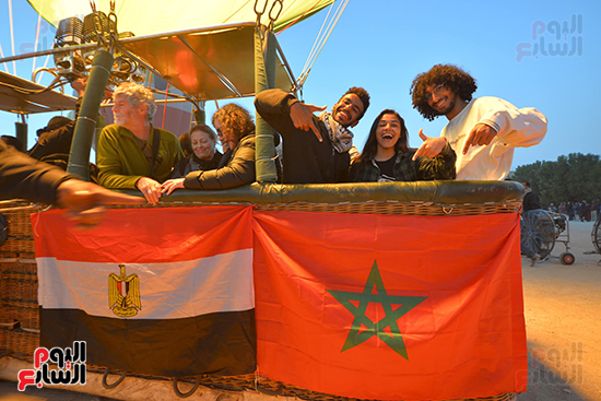 قبل-ساعات-من-مبارة-فرنسا-علم-المغرب-يرتفع-فى-سماء-الأقصر
