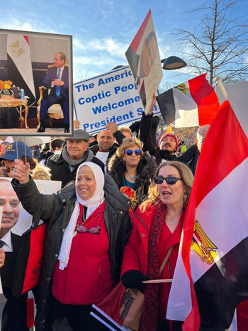 استقبال الجالية المصرية للرئيس السيسي فى واشنطن (4)