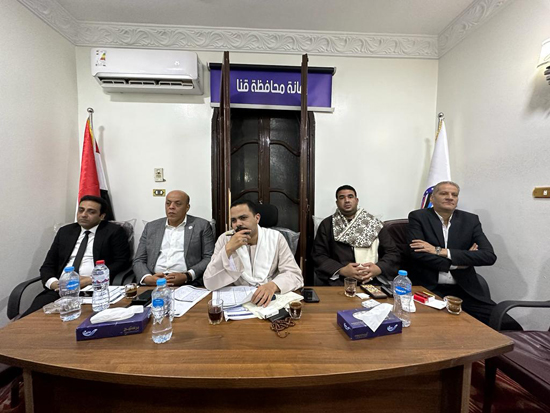 أشرف رشاد يعقد اجتماعًا تنظيميًا موسعًا بأمانتى مركز وبندر قنا (6)