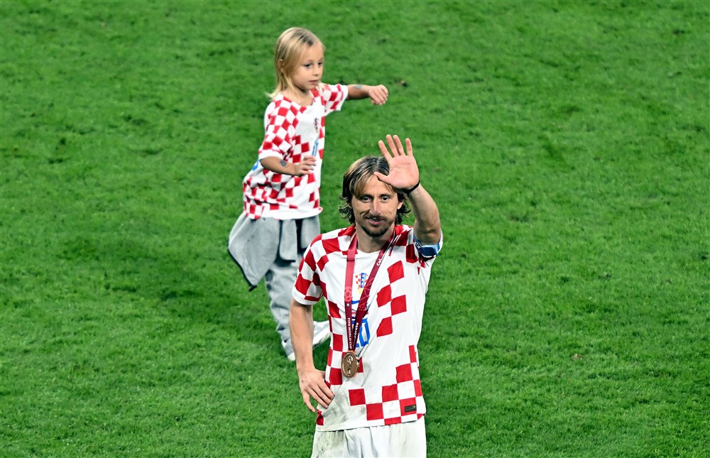 مودريتش مع اطفاله (5)