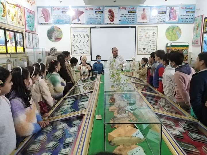 زيارة لطلاب مدرسة دفرية لمتحف  الاحياءط