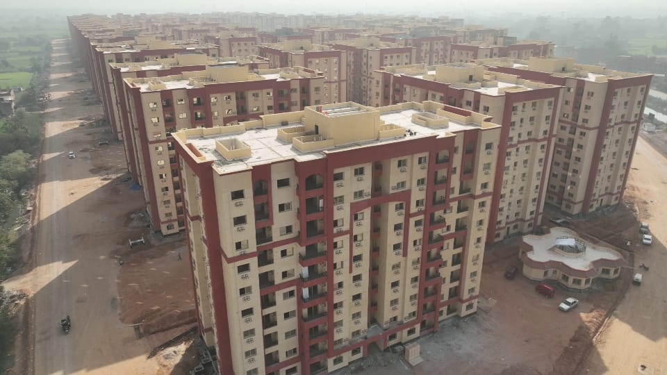 الوحدات السكنية (13)