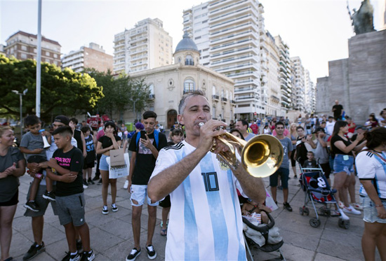 احتفالات جماهير الأرجنتين (2)