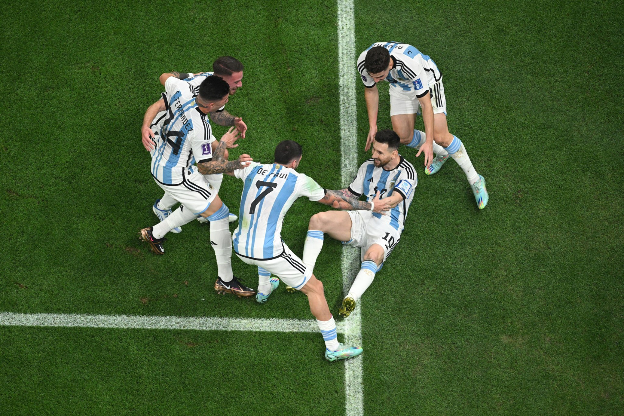 احتفال لاعبى الأرجنتين