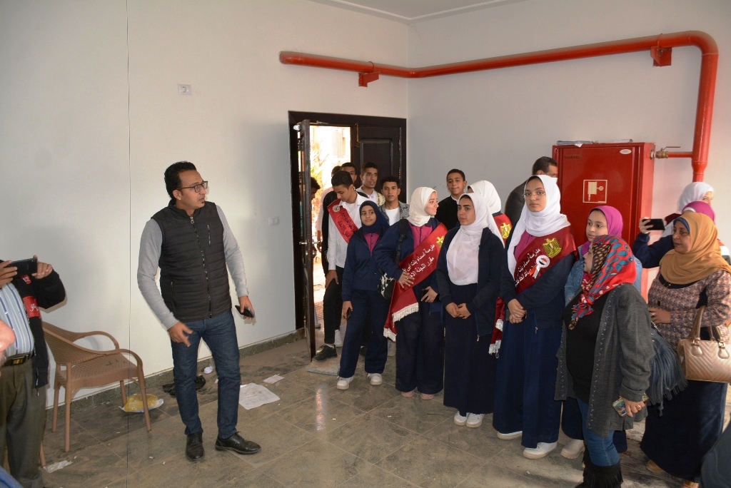 جانب من زيارة الطلاب لقرية البطاخ (4)