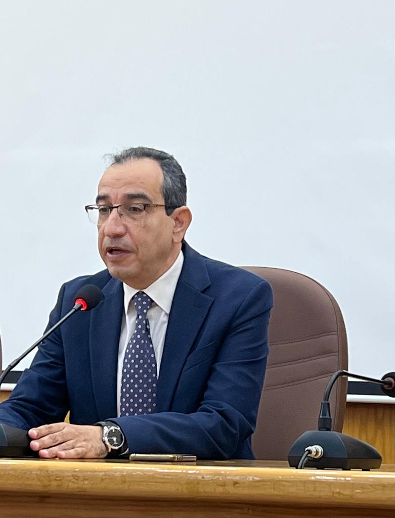 الدكتور ياسرمجدي حتاتة، رئيس جامعة الفيوم (2)