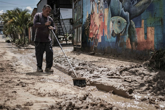 في-أعقاب-الفيضانات-في-سان-خوسيه-،-كوستاريكا