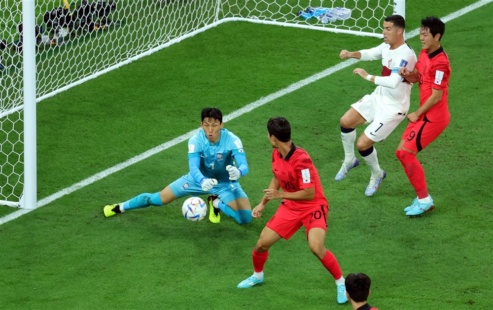 مباراة كوريا الجنوبية ضد البرتغال (13)
