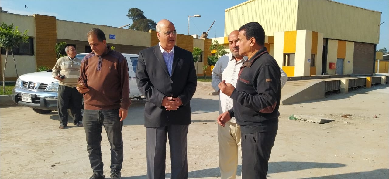 رئيس مدينة المحلة يتابع أعمال تطوير مصنع تدوير المخلفات الصلبة (3)