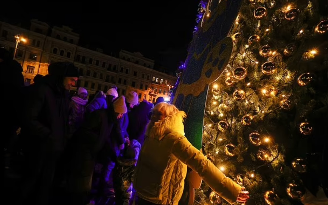 اضاءة شجرة الكريسماس فى كييف