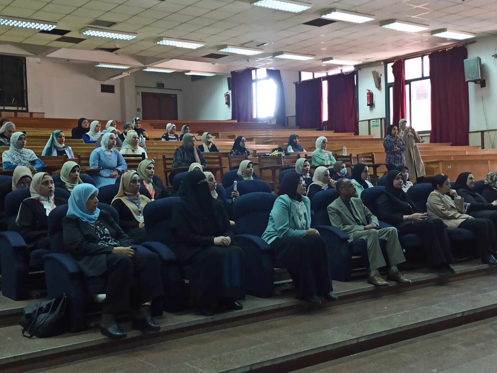 ندوات تثقيفية لطلاب الجامعات ببورسعيد