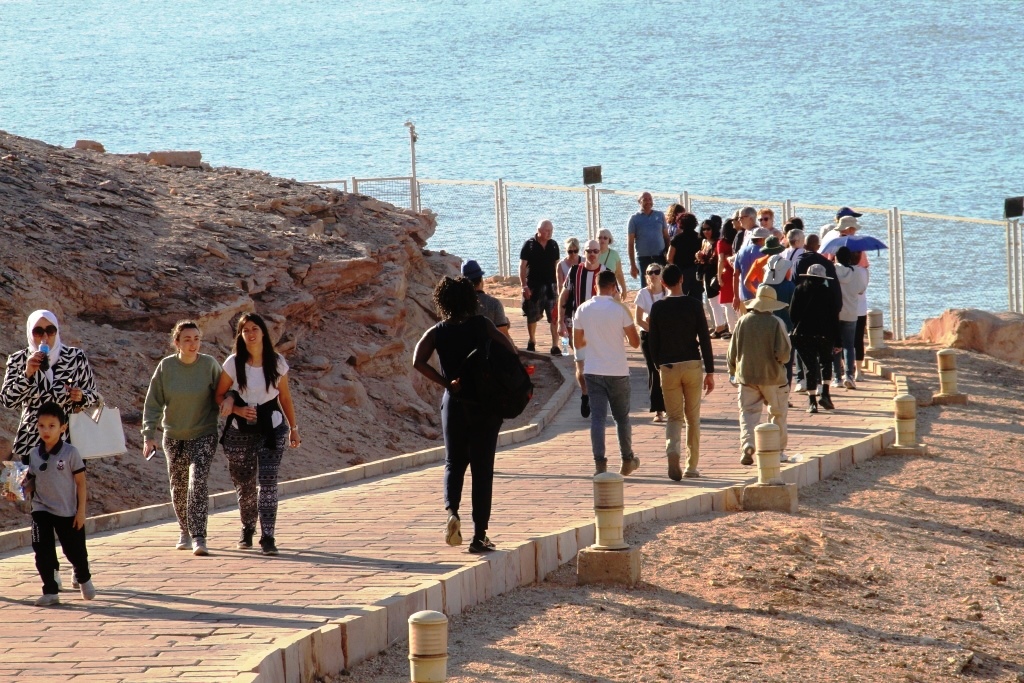 السياح فى بحيرة ناصر