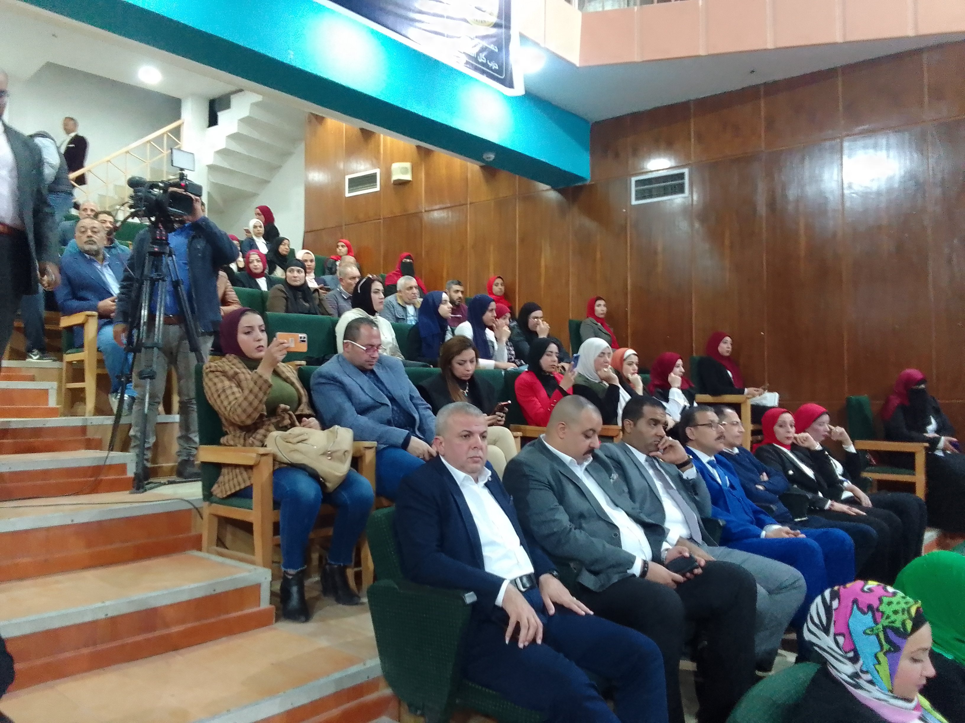 جانب من الحوار الوطني في حزب حماة وطن دمياط (2)