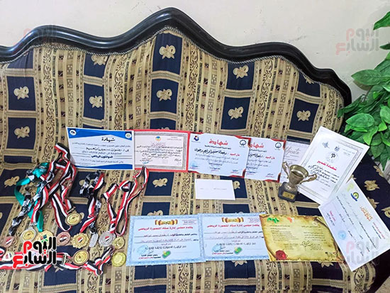 ميداليات-وبطولات-مختلفه-للاعب-منتخب-مصر-للدراجات