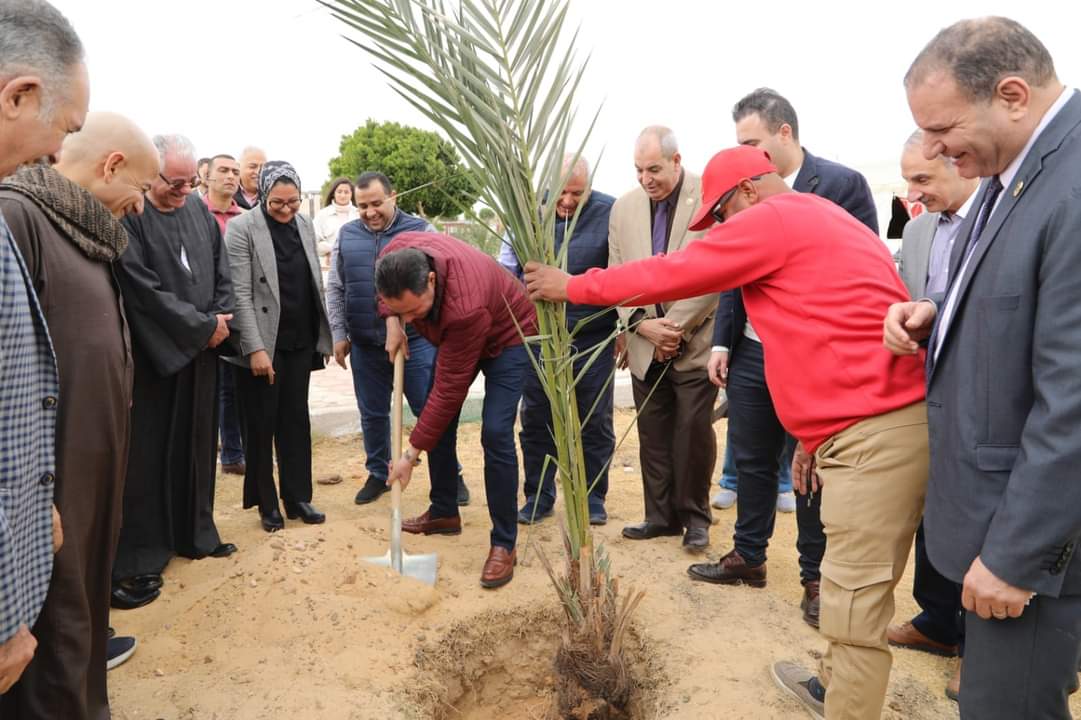 محافظ الوادي الجديد يستقبل أعضاء لجنة الزراعة والري مجلس النواب (13)