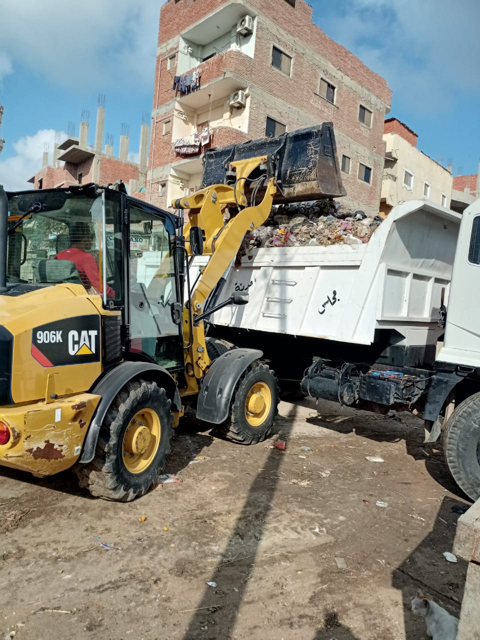 جانب من رفع المخلفات والقمامة على مستوى قرى ومدن الاسماعيلية  (9)
