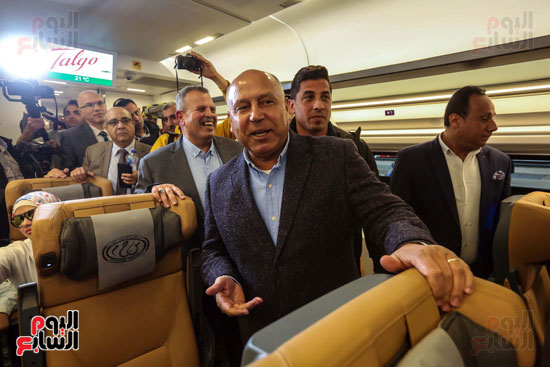جولة وزير النقل بمحطة مصر برمسيس (12)