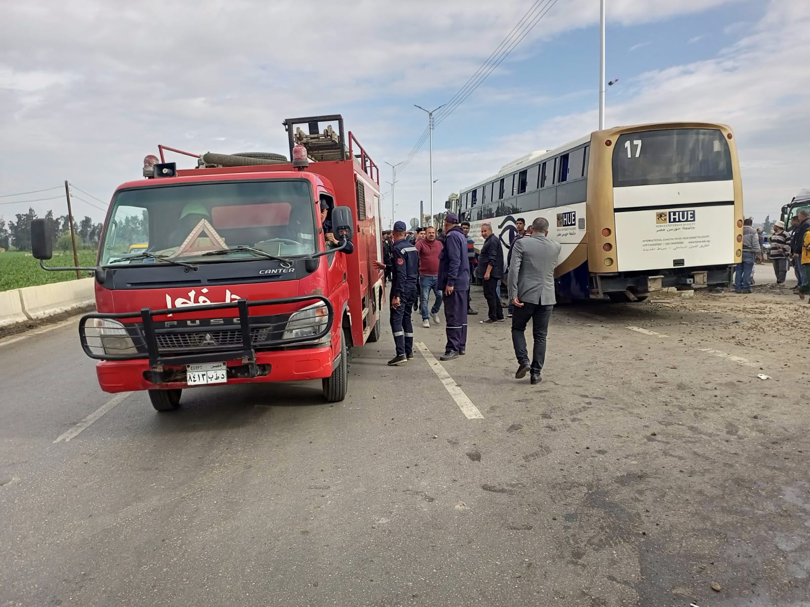  حادث تصادم أتوبيس طلاب الجامعة على طريق جمصه (9)