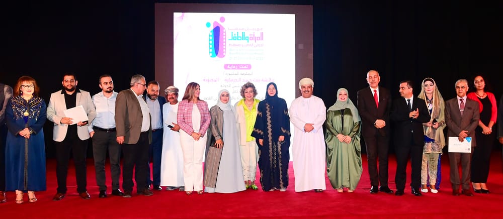 فيلم مصري (دير وارد) يفوز بجائزة أفضل فيلم روائي في مهرجان المرأة والطفل الدولي للأفلام القصيرة في مسقط (4)