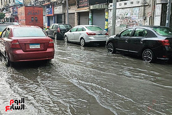 المياه تغرق شوارع الإسكندرية