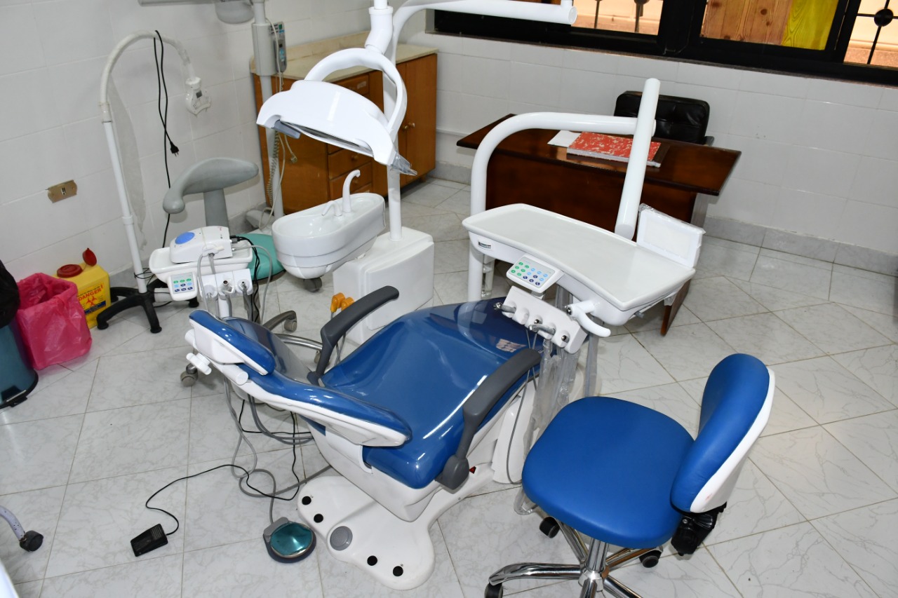 رئيس جامعة القناة يفتتح 4 عيادات اسنان و وحدة تعقيم واشعة بالإدارة العامة الطبية (4)