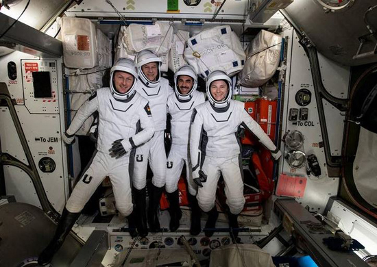 رواد الفضاء التجاريين الأربعة الذين يمثلون مهمة SpaceX Crew-3 التابعة لناسا في 21 أبريل.