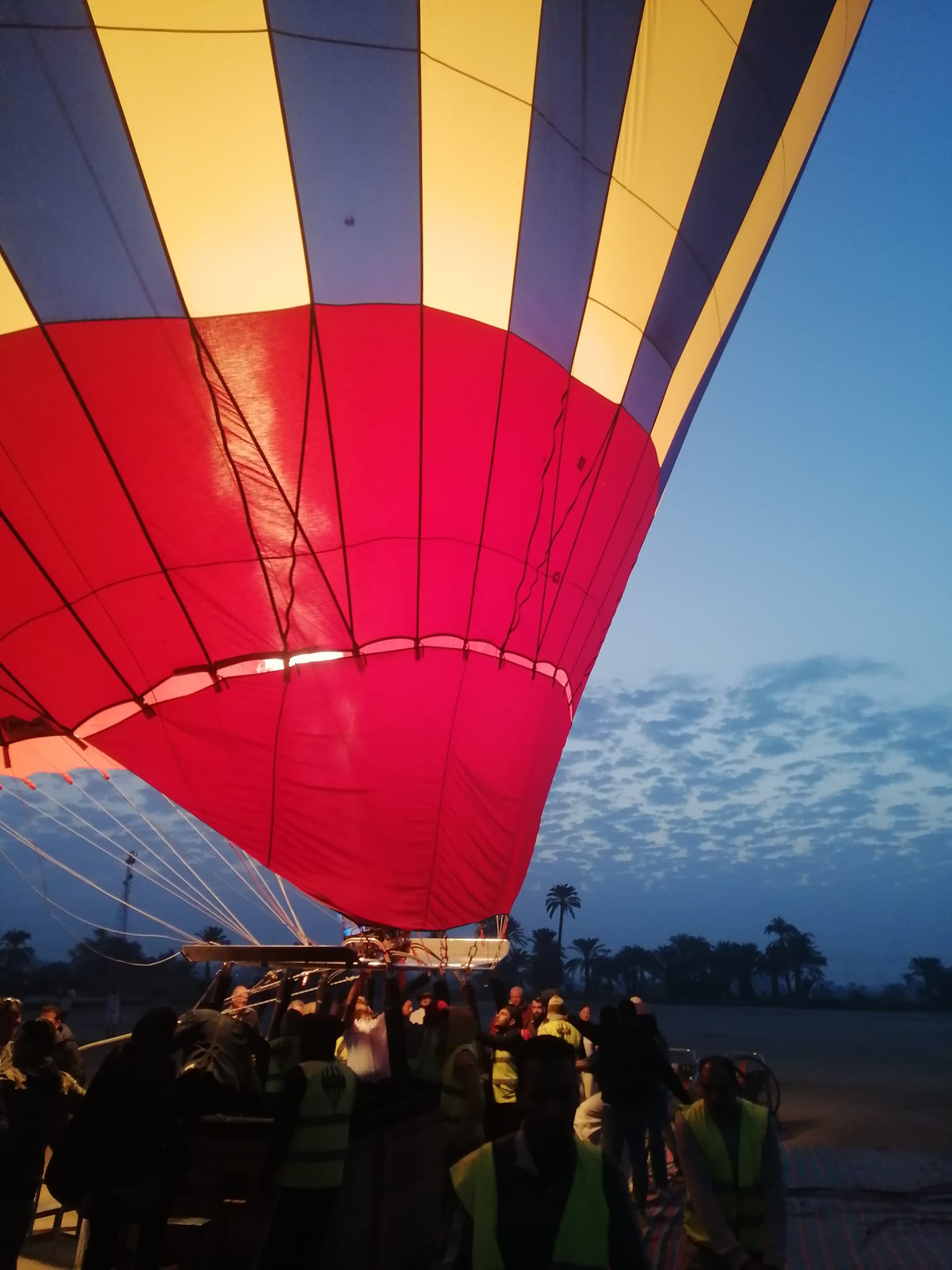 تجهيز رحلات البالون للتحليق بسماء الأقصر