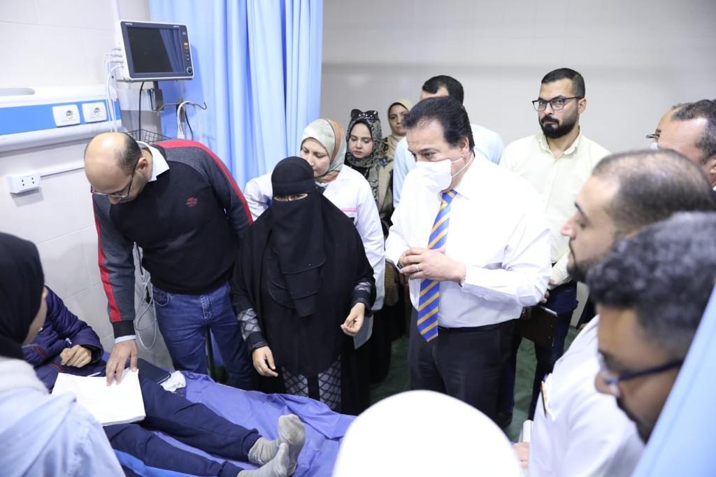 وزير الصحة يزور مستشفى قويسنا