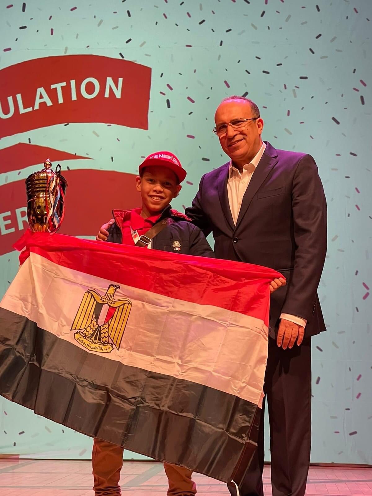 الطالب إبراهيم محمد يفوز بالمركز الأول عالميا فى المسابقة الدولية للعباقرة بالإمارات