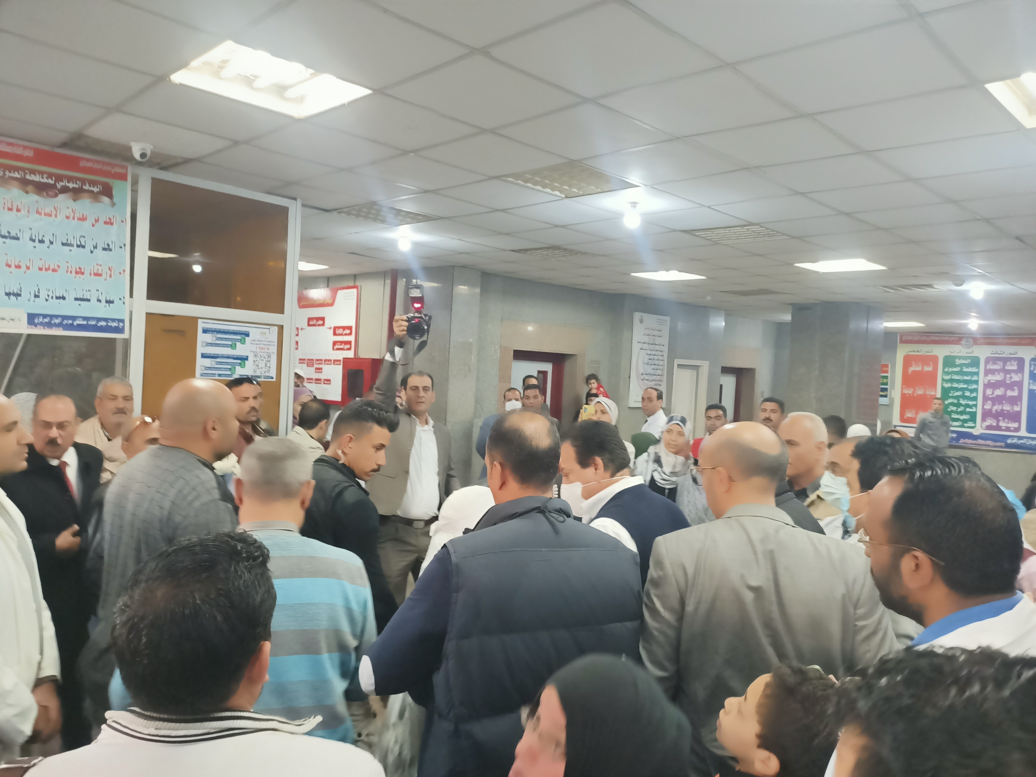 وزير الصحة يتفقد مستشفى سرس الليان ومركز الغسيل الكلوى (3)