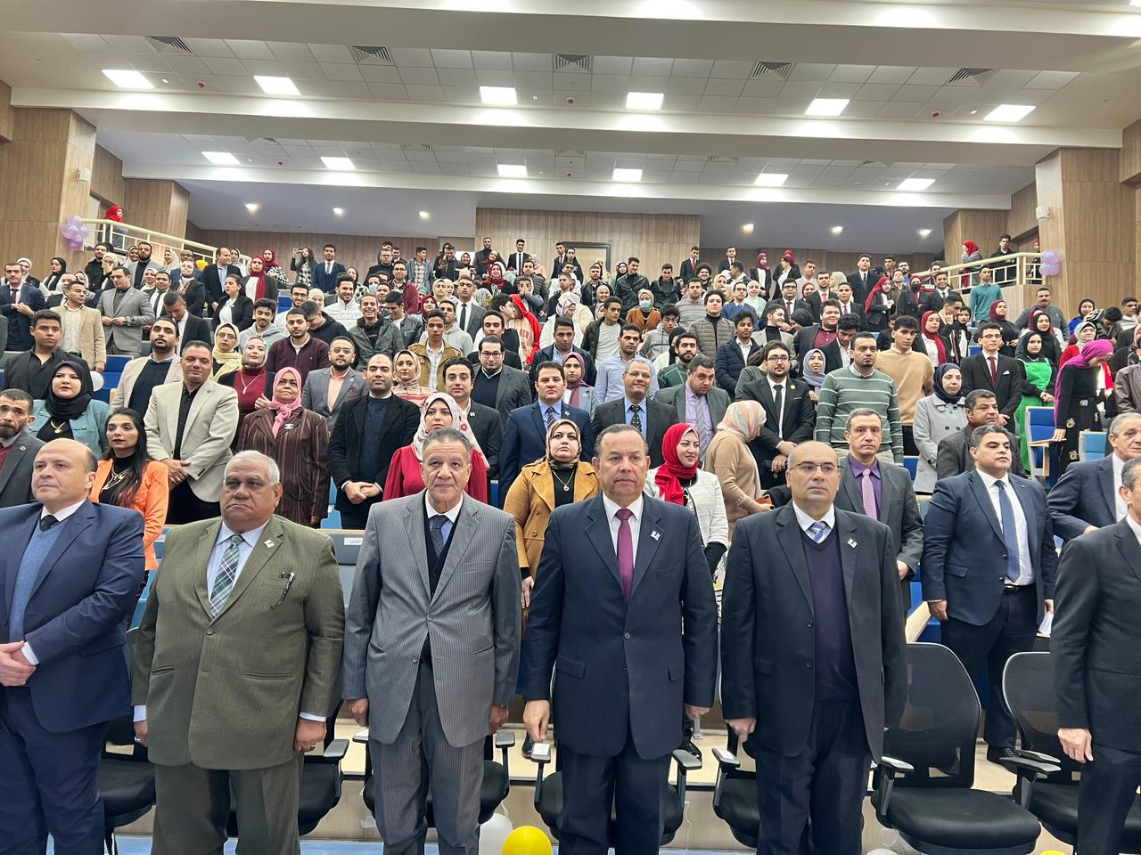 حفل تكريم الطلاب داخل جامعة المنصورة الجديدة