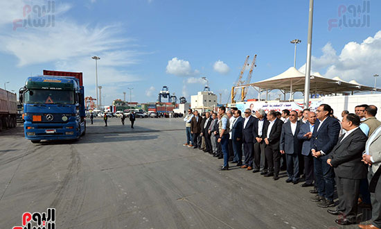 جولة رئيس الوزراء فى ميناء الإسكندرية (7)