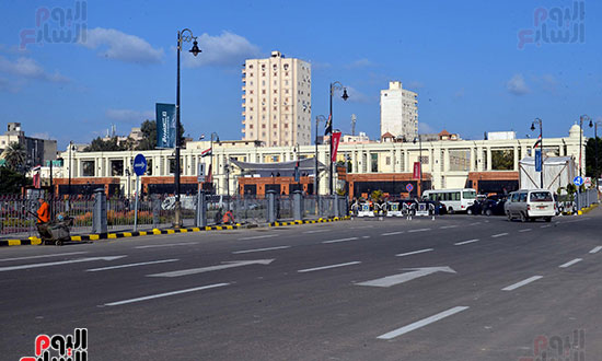 تفقد رئيس الوزراء لميدان محطة مصر وسوق المحطة بمحافظة الاسكندرية (32)