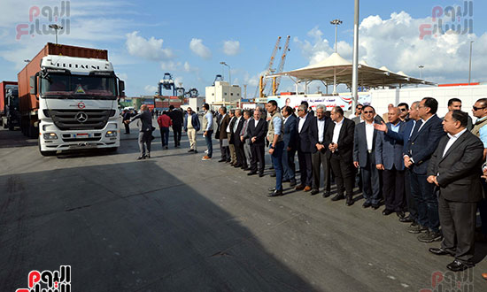 جولة رئيس الوزراء فى ميناء الإسكندرية (9)