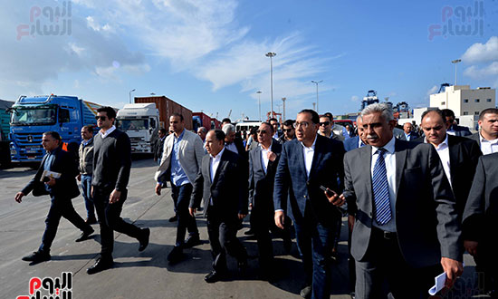 جولة رئيس الوزراء فى ميناء الإسكندرية (1)