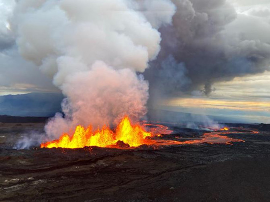 بركان جزيرة هاواي الأمريكية (12)