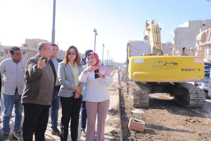 محافظ دمياط تتابع الأعمال النهائية بمشروع إنشاء كوبرى بمدخل مدينة كفر  البطيخ (2)